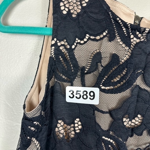 Ronni Nicole small p2p 16-1/2 length 34 like new black lace over tan dress - Picture 4 of 8